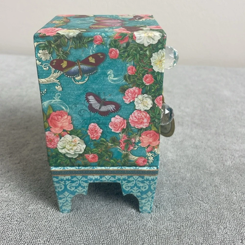 Keepsake Box 2 Rose Scented Soaps punch Studios